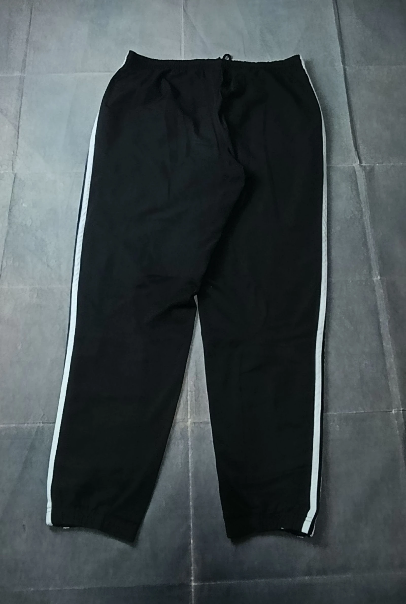 Pantalones de chándal Adidas Black 3-Stripes – Hombre M – photo 4